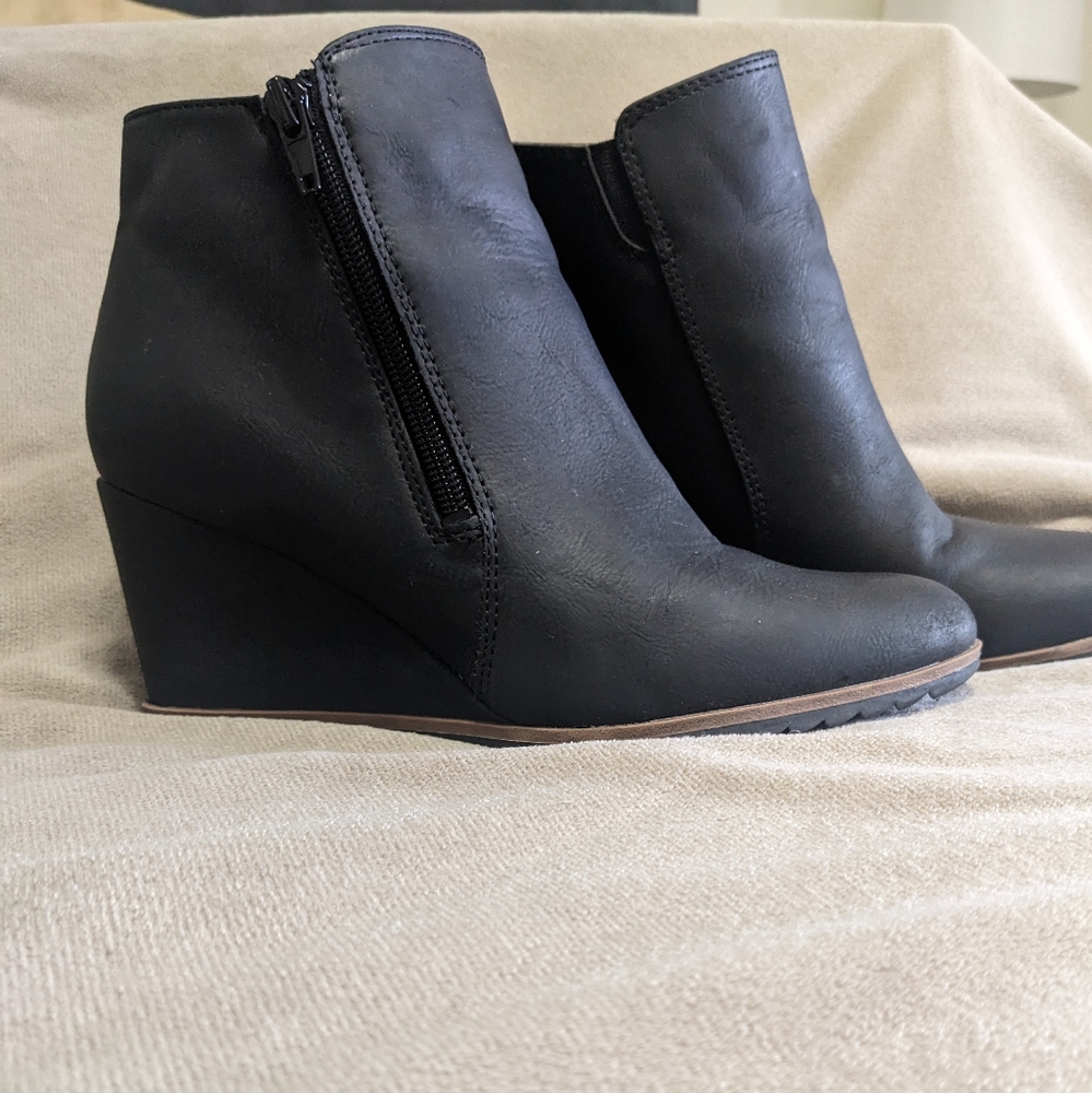 Naturalizer Soul Black Leather Wedge Booties sz 8